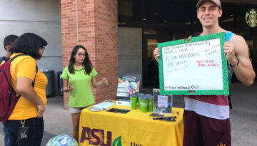 Walk the green carpet ASU 2017 - Photo by Quindrea Yazzie
